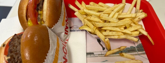 In-N-Out Burger is one of Las Vegas Food Crawl.