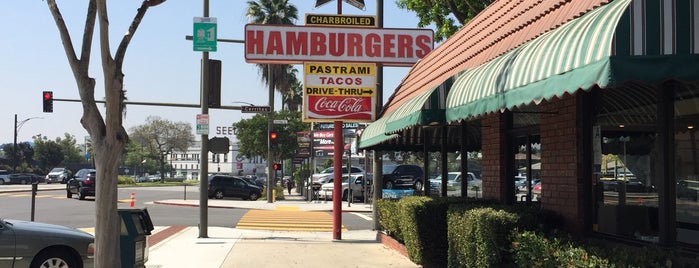 Gold Star Burgers - Drive In Restaurant is one of สถานที่ที่ Brandon ถูกใจ.
