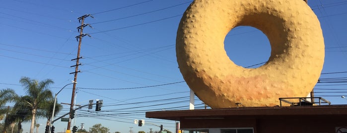 Dale's Donuts is one of LA Bizarro.