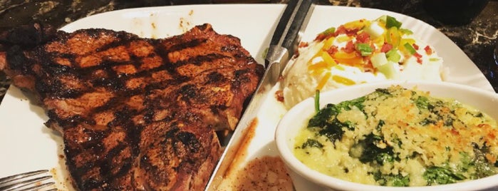 LongHorn Steakhouse is one of Larryさんのお気に入りスポット.