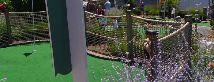 Harbor View Mini Golf is one of Fun in time of Covid.