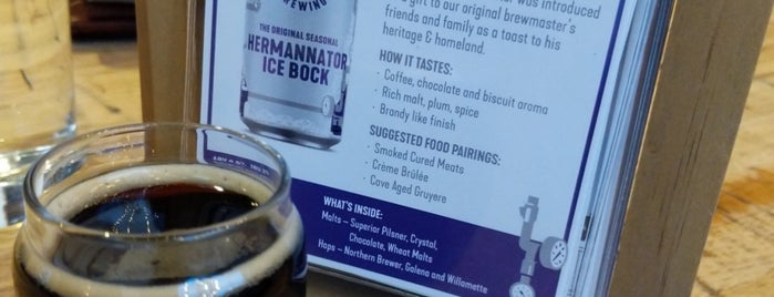 Vancouver Island Brewery is one of PJ'ın Beğendiği Mekanlar.