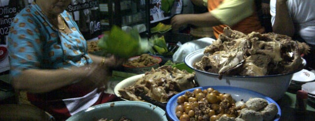 Gudeg Cakar Bu Kasno is one of Solo Culinary.
