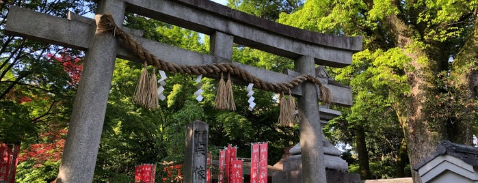 宗像神社 is one of Tempat yang Disukai Angel Luis.