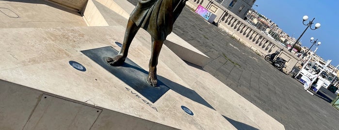 Statua Di Archimede is one of 🇮🇹 Bella Italia 2023.