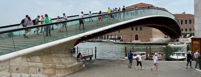 Ponte di Calatrava is one of Lieux qui ont plu à Vito.