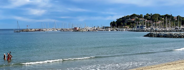 Port de Cavalaire is one of Lugares favoritos de anthony.