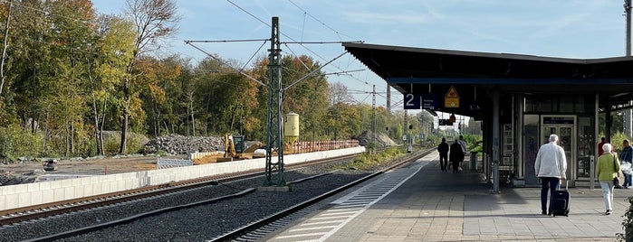 Bahnhof Dinslaken is one of Bahnhöfe BM Duisburg.