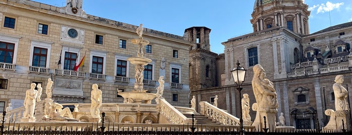 Piazza Pretoria is one of sicilia.