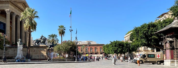 Piazza Verdi is one of Luoghi di Palermo.