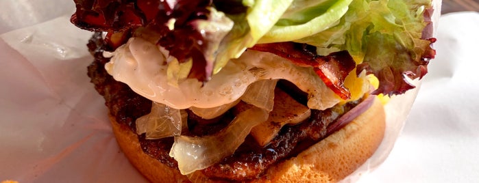 Manhattan Burger is one of Orte, die Gen gefallen.