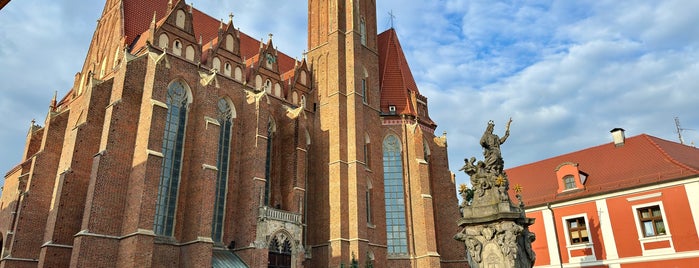 Kościół Świętego Krzyża I Świętego Bartłomieja is one of Polsko.