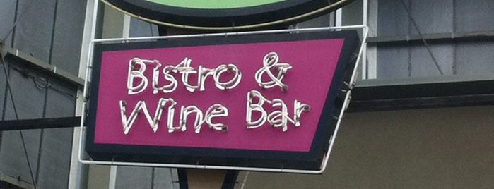 Ambrosia Bistro and Wine Bar is one of สถานที่ที่ Janice ถูกใจ.