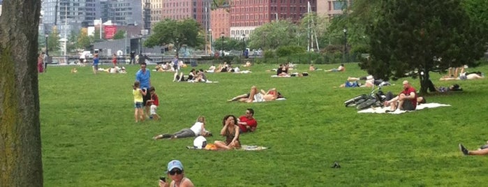 Battery Park City Playground is one of Eelain'in Beğendiği Mekanlar.