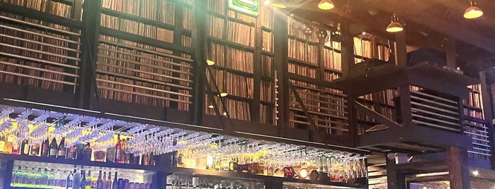 Turntable Cafe & Lounge is one of NYC Sips.