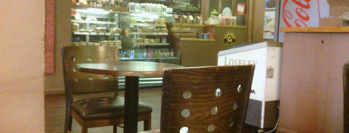 Caffe Gusto (Temple Meads) is one of Emyr 님이 좋아한 장소.