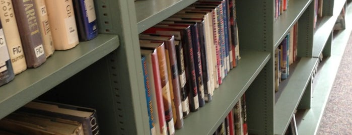 Chicago Public Library is one of Tempat yang Disukai Megan.