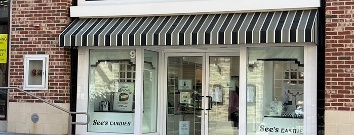 See's Candies is one of Locais curtidos por Ryan.
