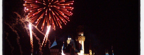 Halloween Screams Fireworks Spectacular is one of Shows.