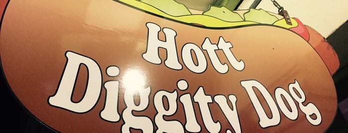 hott diggity dog is one of สถานที่ที่ Wendy ถูกใจ.