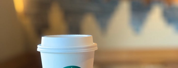 Starbucks is one of Sandro : понравившиеся места.