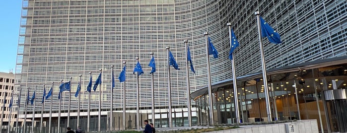 European Commission - Charlemagne Building is one of Tempat yang Disukai Helena.