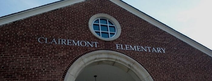 Clairemont Elementary School is one of Lugares favoritos de Beth.