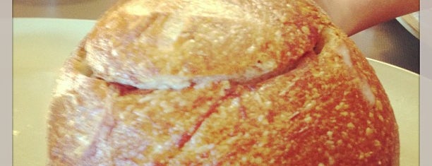 Panera Bread is one of Lugares favoritos de Di.