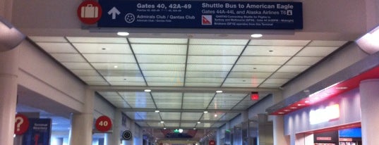 Terminal 4 is one of Posti che sono piaciuti a Deb.