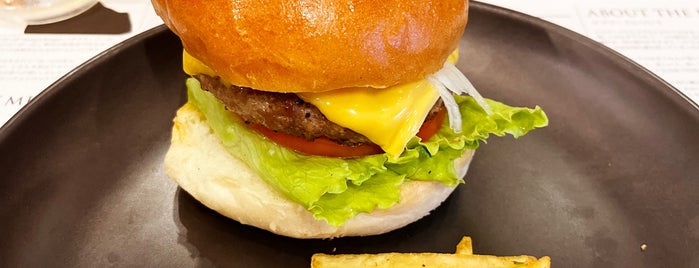Doug's Burger is one of 宮古島りすと.