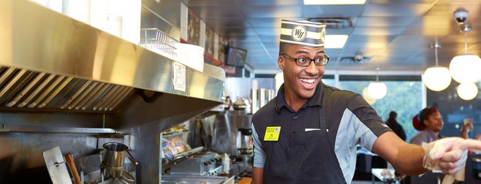 Waffle House is one of Locais curtidos por Curtis.