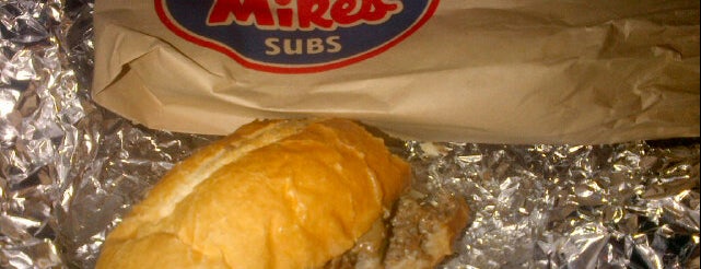Jersey Mike's Subs is one of Dustinさんのお気に入りスポット.