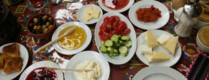 Kahvaltı - Mantı Deniz Kozanlı is one of ankara.