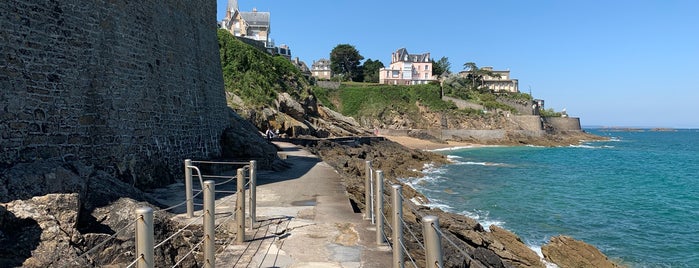 Les Roches Brunes is one of Dinard, Ouest Coast.
