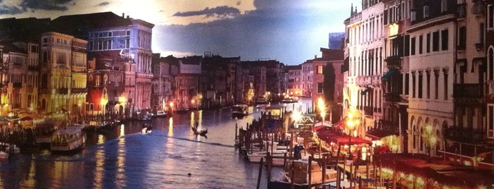 La Napoli is one of Sítios.