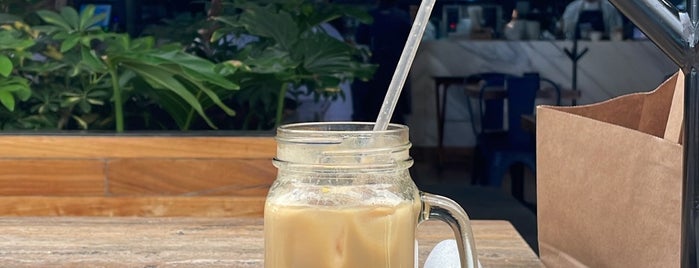 Madre Café is one of Desayunos.