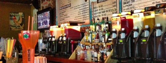 Sharkeez Tiki Bar is one of Lugares favoritos de Ico.