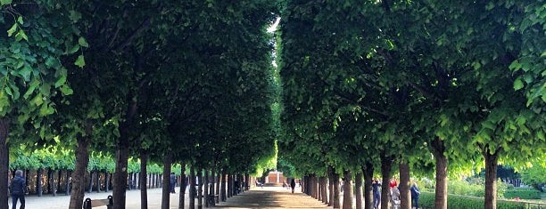Jardin du Palais Royal is one of Paris Foursquare.