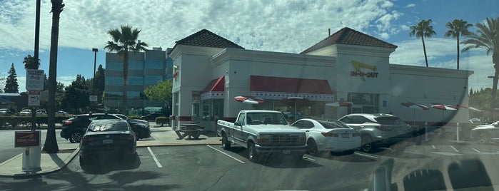 In-N-Out Burger is one of Tony & Lindsay's Stockton Bucket List.