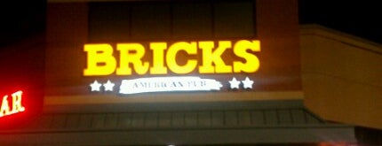 Bricks Kitchen & Pub is one of Lieux qui ont plu à Okan.