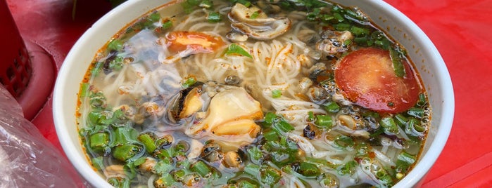 Bún ốc cô Huệ is one of Desmond 님이 좋아한 장소.