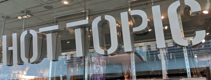 Hot Topic is one of Lieux qui ont plu à Severine.