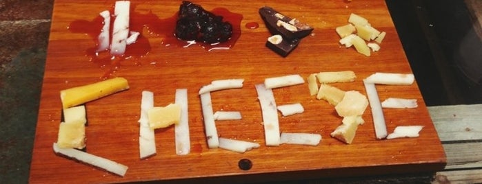 Cheese Shop is one of Posti che sono piaciuti a Chip.