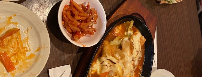 韓国家庭料理 プサン is one of daqla 님이 좋아한 장소.