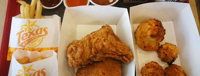 Texas Chicken is one of Tempat yang Disukai Vee.