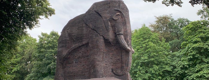 Elefant (Antikolonialdenkmal) is one of Bremen.
