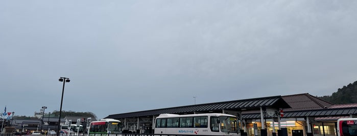 Tsuyama Station is one of B’zゆかりの地.