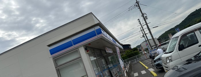 ローソン 岡山瀬戸町店 is one of コンビニ5.