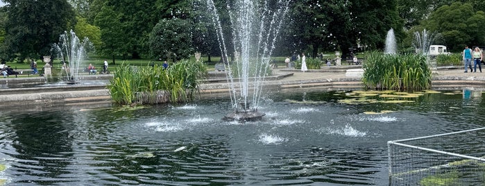 Italian Fountains is one of GREAT OUTDOORS IN LONDON #2 🍁🍃.