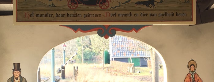 Kinderspoor is one of De Efteling.